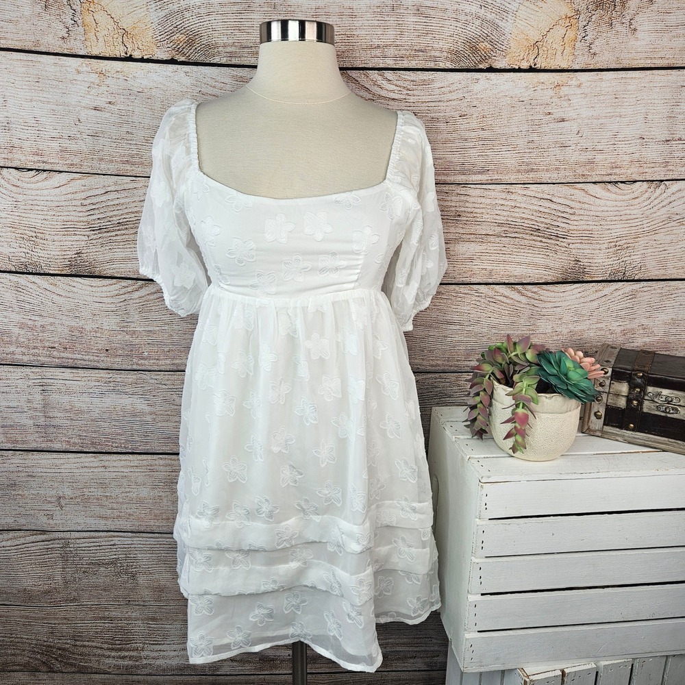 Le Lis Collection White‎ Floral Puff Sleeve Open Back Mini Dress Small NWT